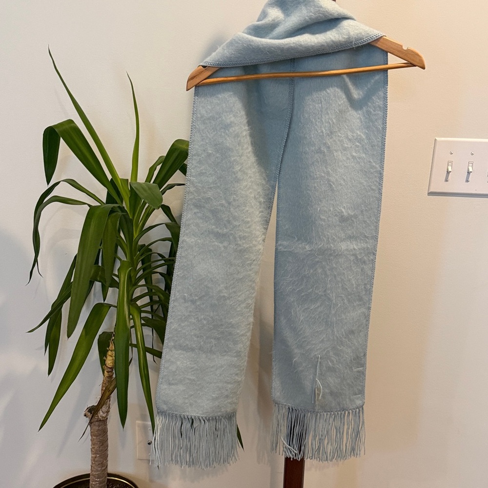 Alpaca Fur Light Blue Fringed Scarf Made In Peru - Picture 8 of 13